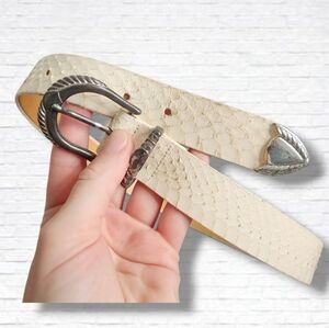 Vintage Off-White Snakeskin Belt Size XS/S